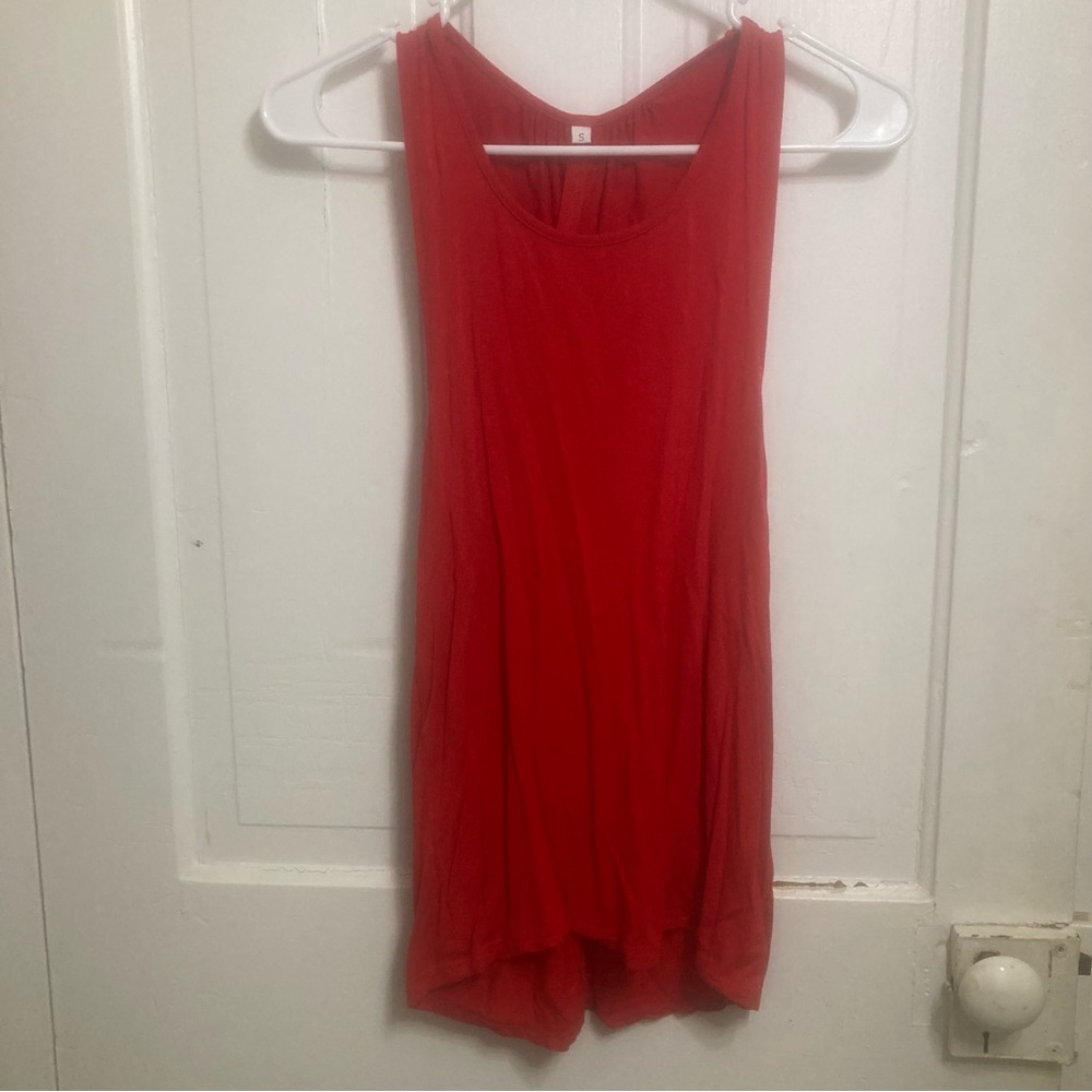 ⚡️ Small Red tank with cross cross keyhole back